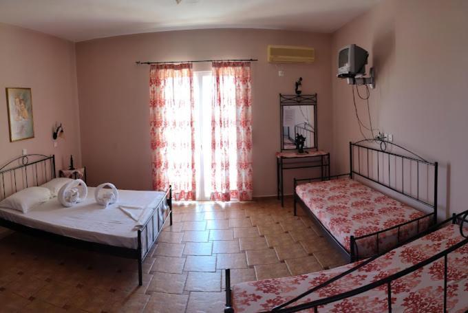 Hotel Takis Agios Georgios  Exterior photo